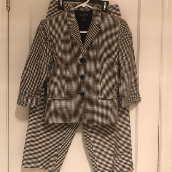 Ann Taylor capri set - Picture 3 of 7